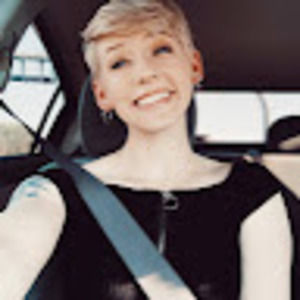 Meet your Posher, Kacie